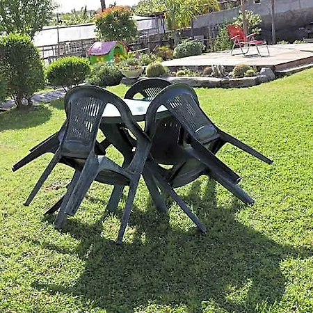 Hotel Enchanted Garden A Stones Throw From The Center Pompei